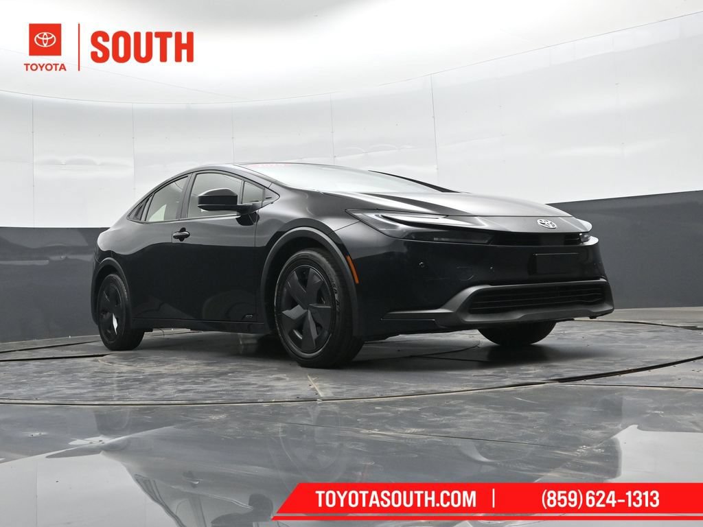 Used 2025 Toyota Prius LE AWD/4WD image 39
