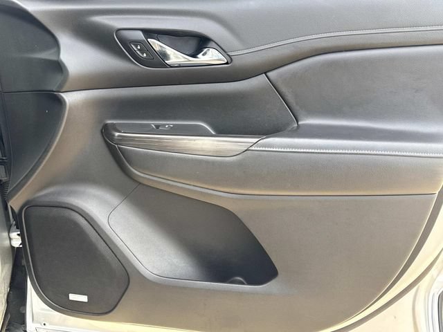 Used 2019 GMC Acadia SLT FWD image 19
