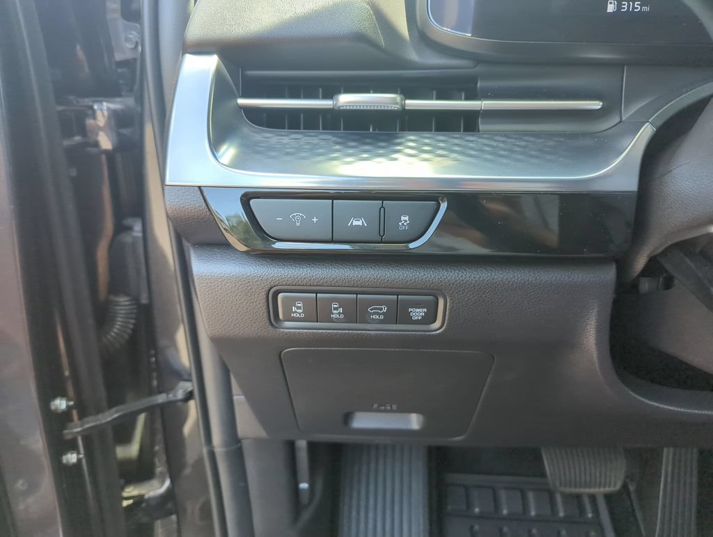 Used 2023 Kia Carnival SX Prestige FWD image 20