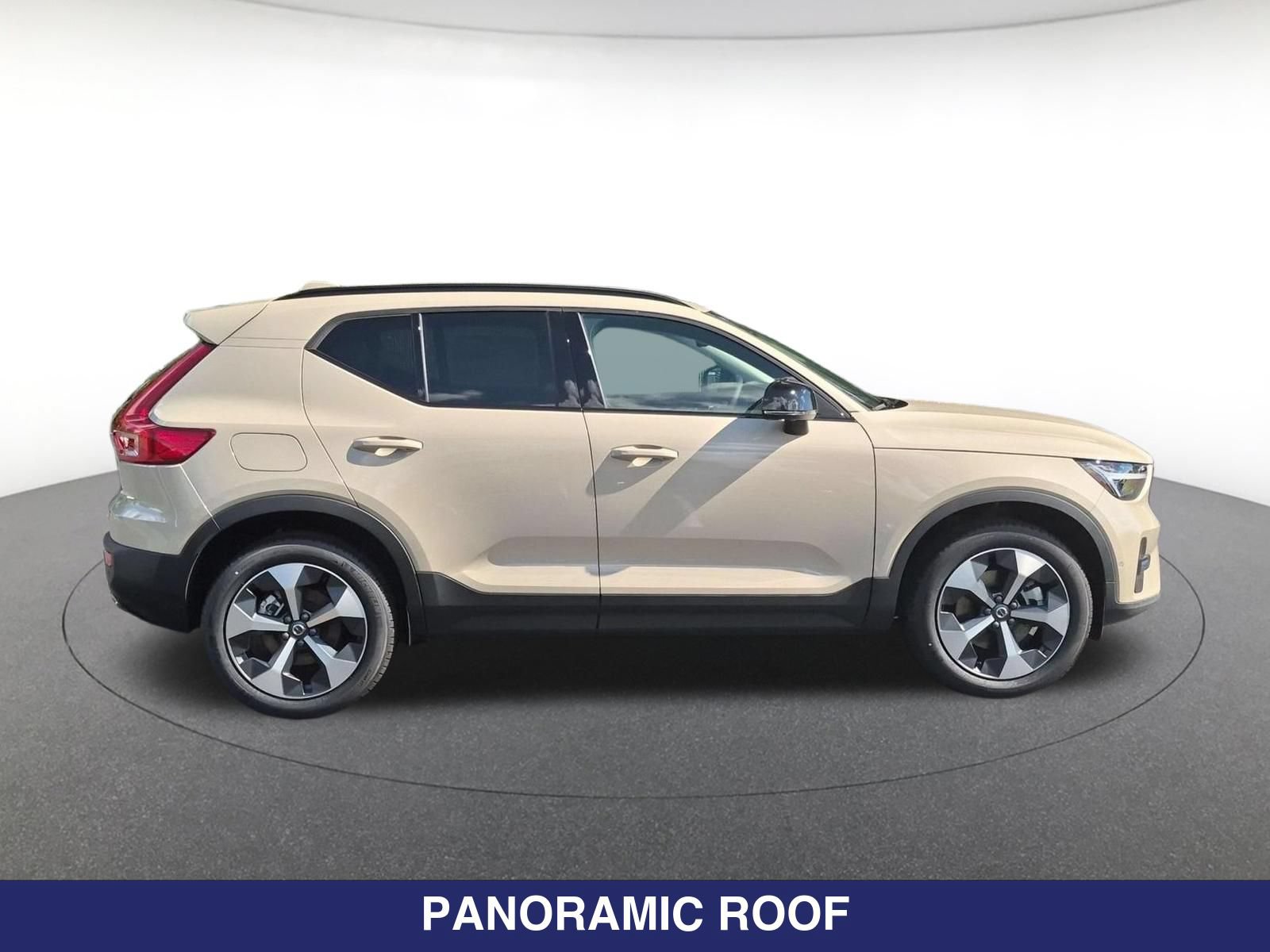 New 2026 Volvo XC40 B5 Plus AWD/4WD image 5
