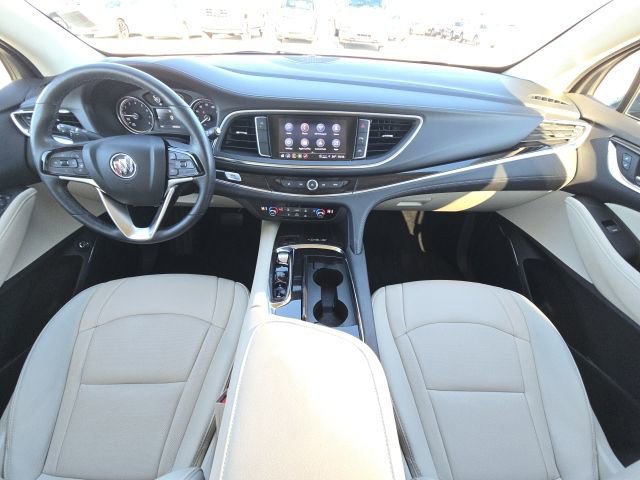 Used 2023 Buick Enclave Essence image 26