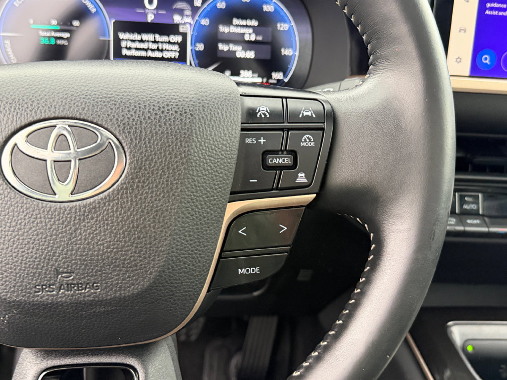 Used 2024 Toyota Crown AWD/4WD image 18