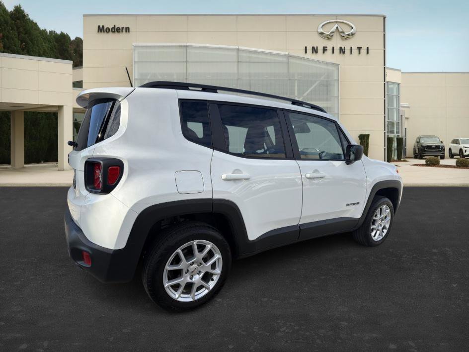 Used 2023 Jeep Renegade Latitude w/ Premium Group image 5