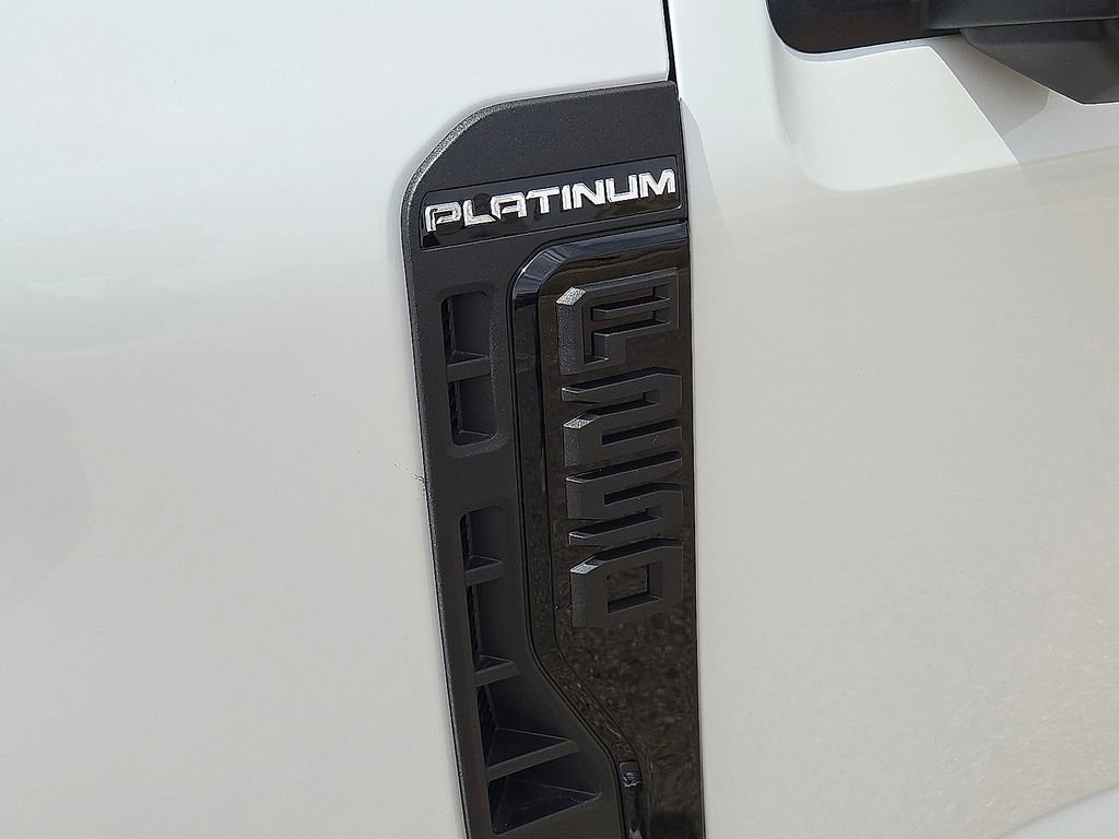 Used 2026 Ford F250 Lariat AWD/4WD image 12