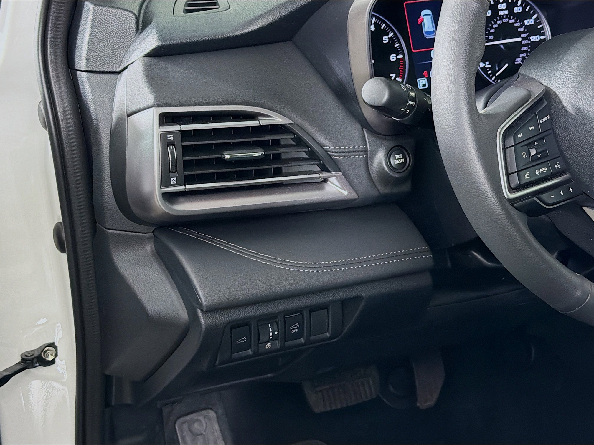 Used 2025 Subaru Outback Limited image 11