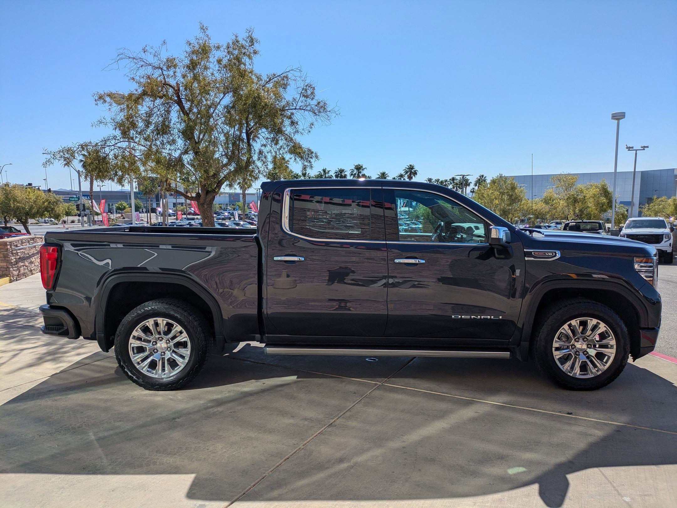 Certified 2023 GMC Sierra 1500 Denali w/ Technology Package AWD/4WD image 7