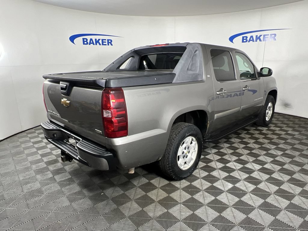 Used 2007 Chevrolet Avalanche LT AWD/4WD image 8