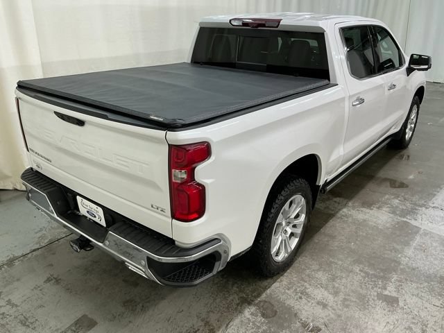 Used 2023 Chevrolet Silverado 1500 LTZ w/ LTZ Premium Package AWD/4WD image 3