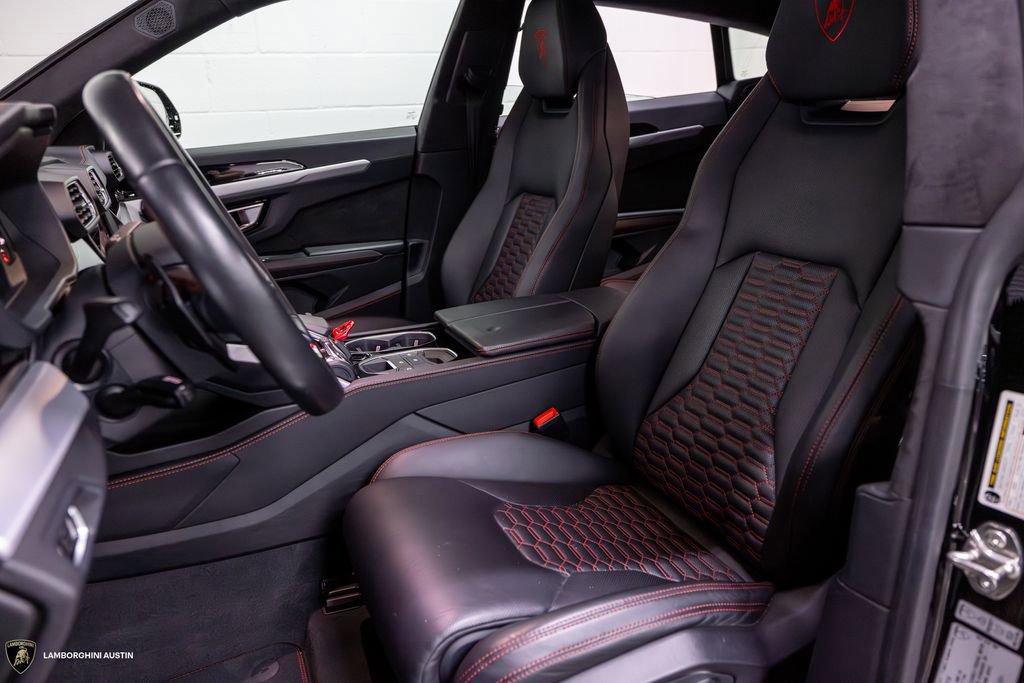 Used 2019 Lamborghini Urus AWD/4WD image 31