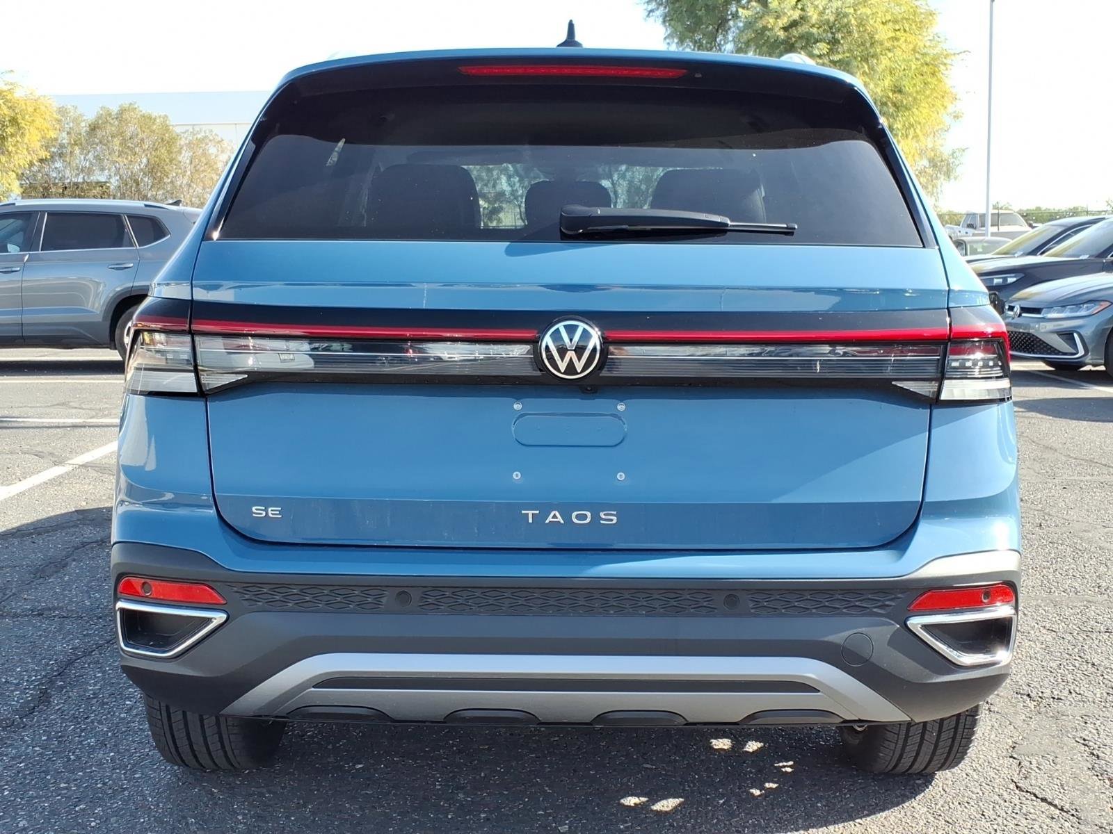New 2026 Volkswagen Taos SE image 4
