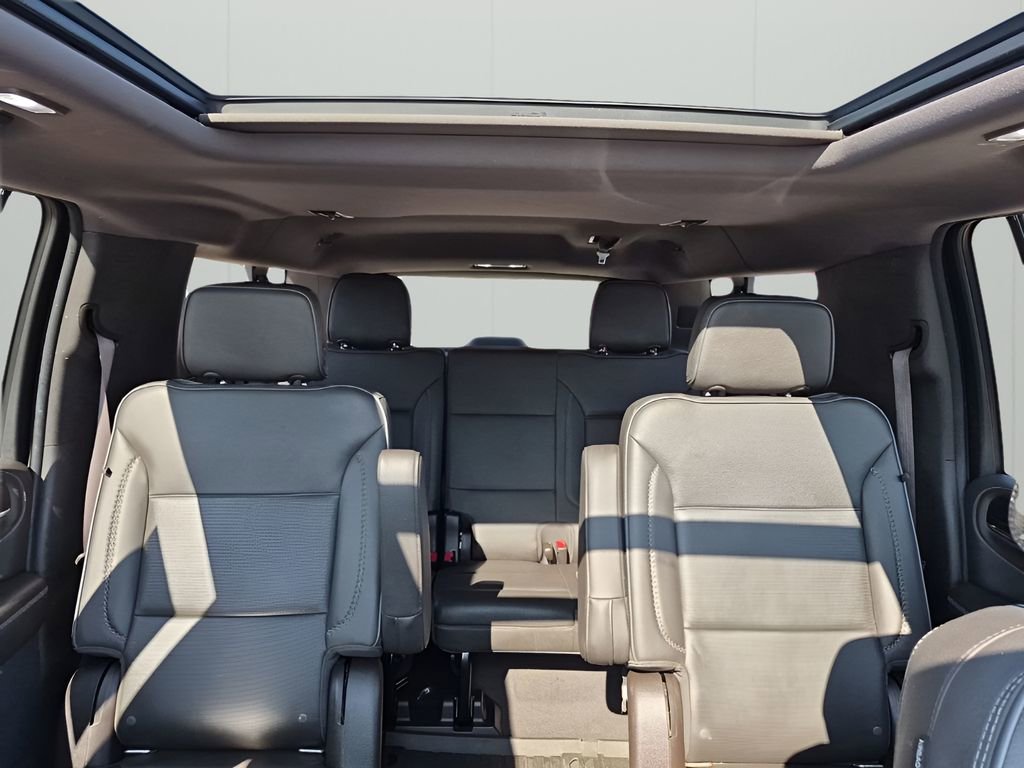 Used 2022 GMC Yukon XL Denali w/ Denali Premium Package image 42
