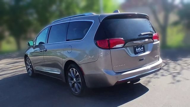 Used 2018 Chrysler Pacifica Limited FWD image 9
