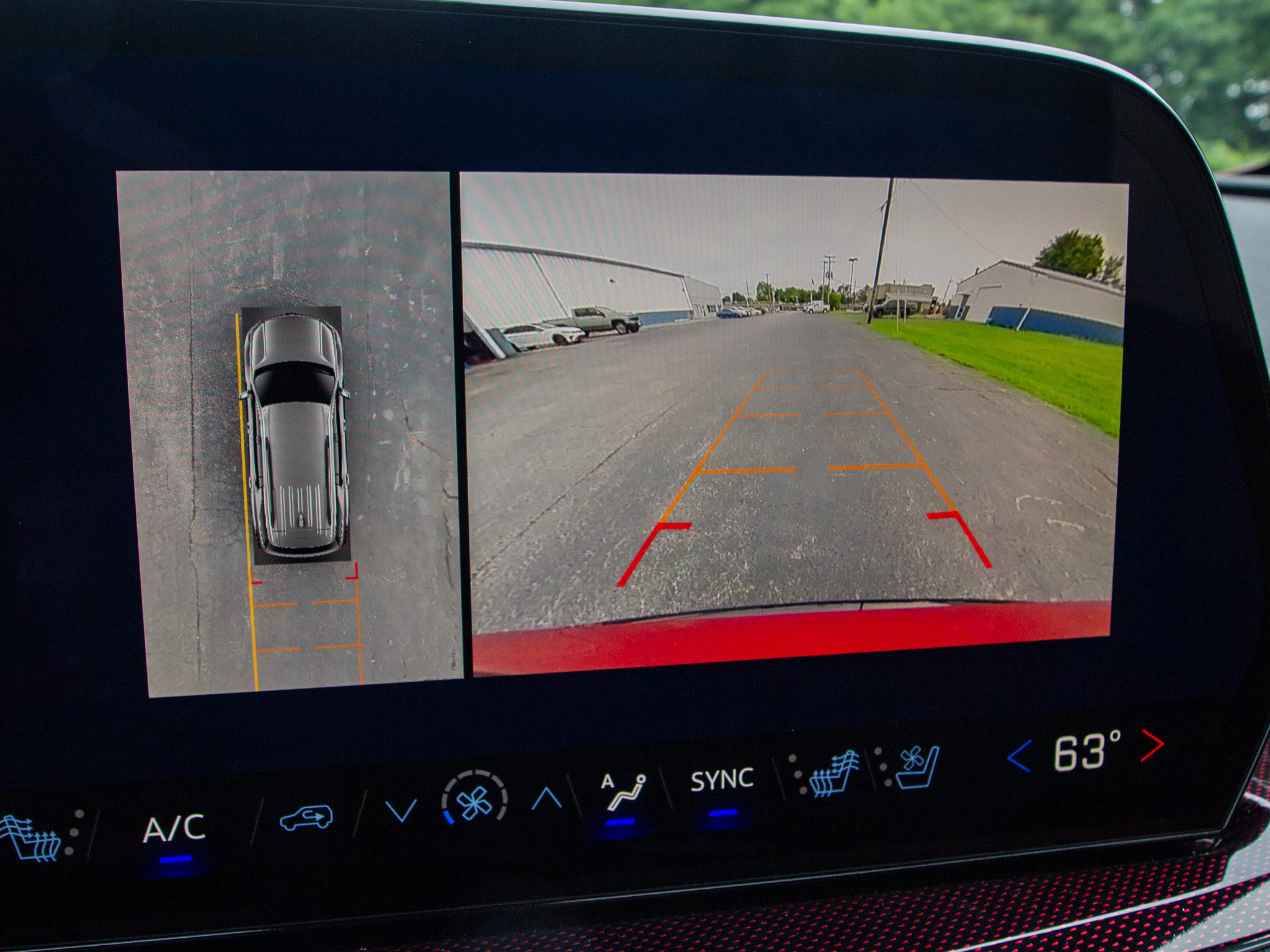 New 2027 Chevrolet Traverse RS AWD/4WD image 17
