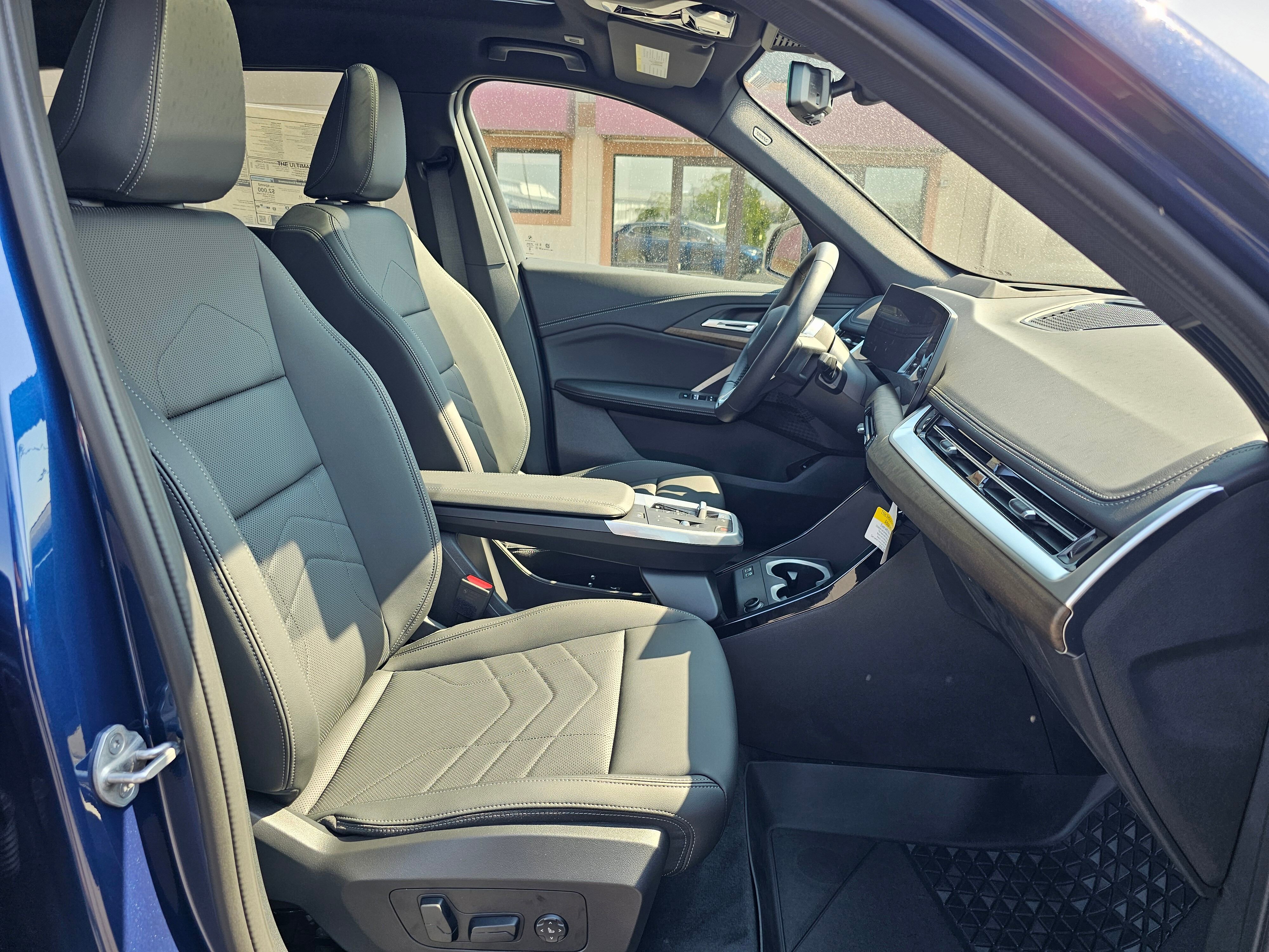 New 2025 BMW X1 xDrive28i w/ Technology Package image 15