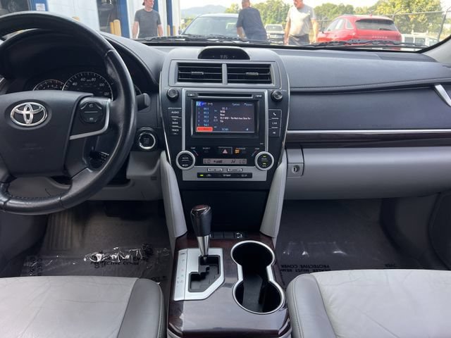 Used 2012 Toyota Camry XLE w/ Leather Pkg FWD image 15