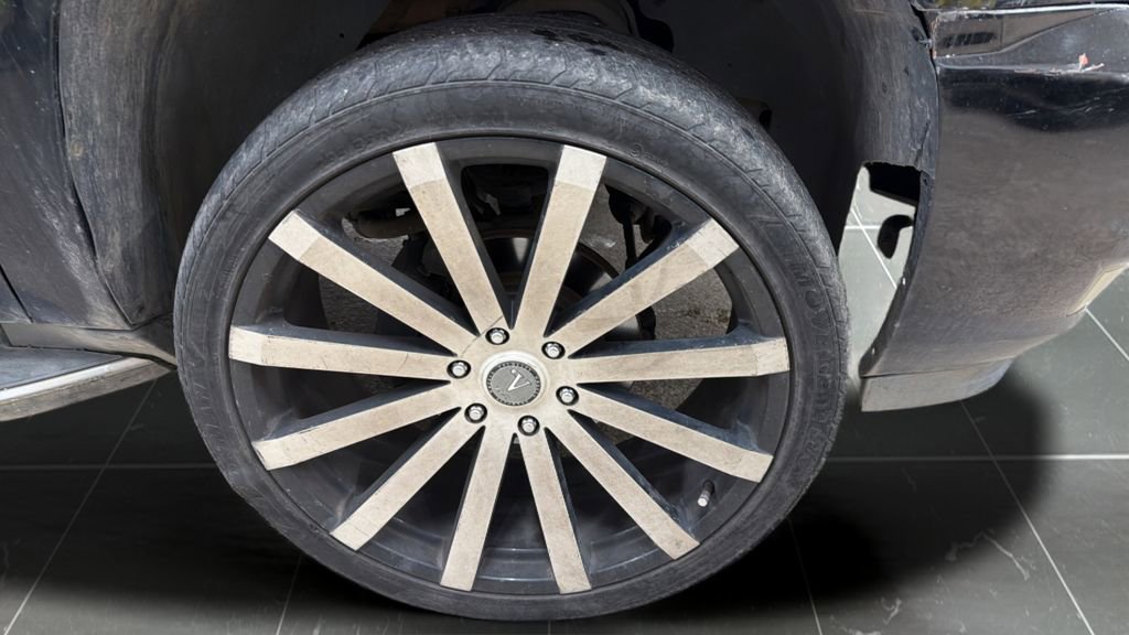 Used 2007 Cadillac Escalade AWD w/ Information Package image 14