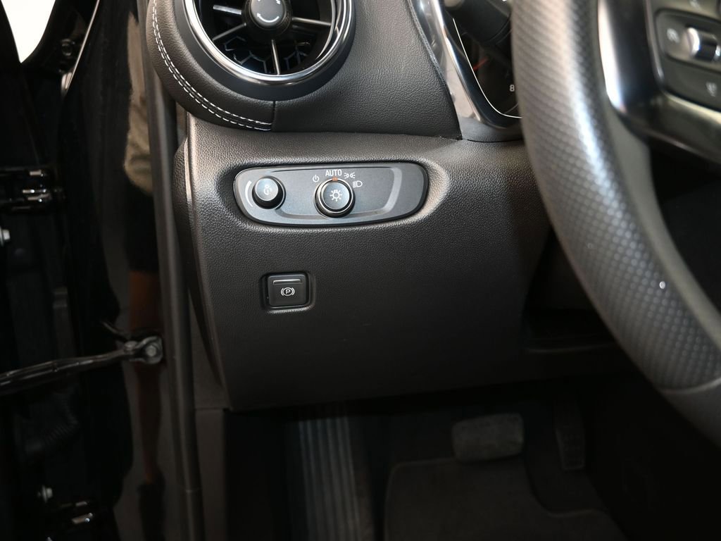 Used 2025 Chevrolet Blazer LT image 13