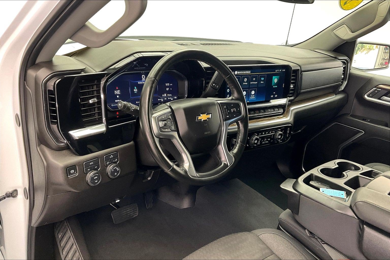 Used 2025 Chevrolet Silverado 1500 LT AWD/4WD image 14