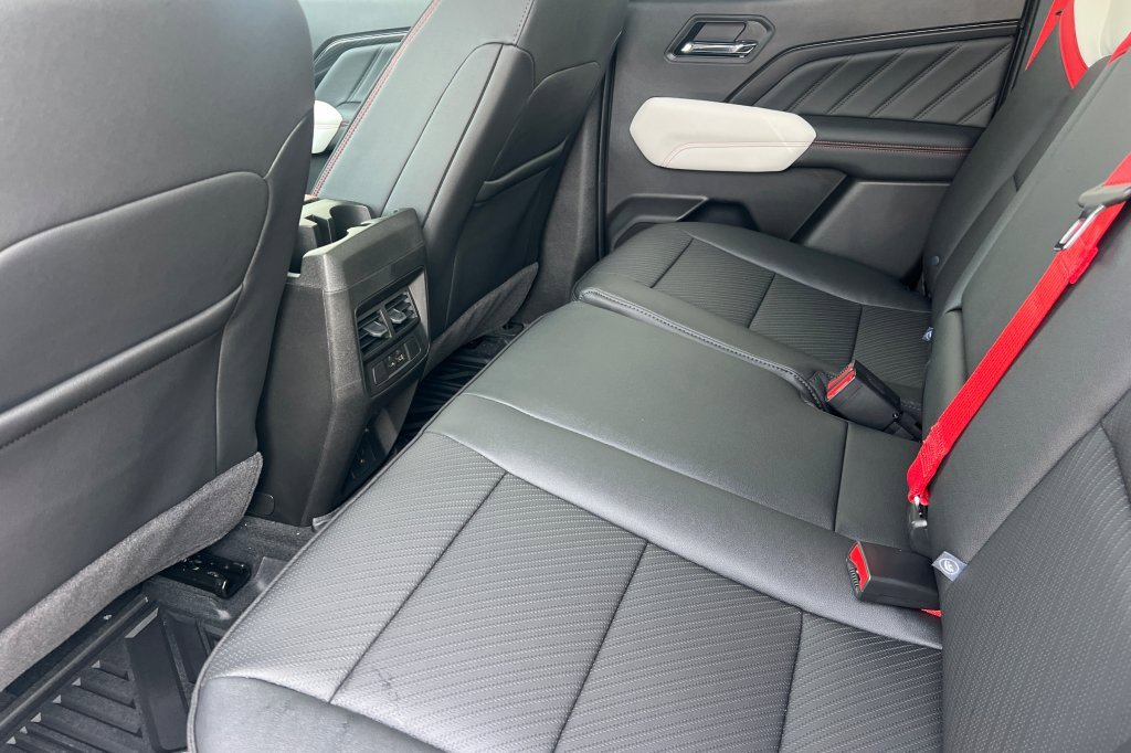 New 2026 GMC Canyon AT4X w/ AT4X AEV Edition image 9