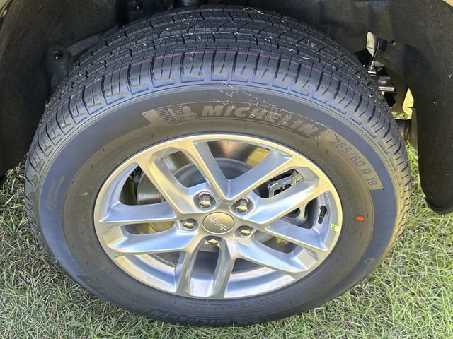 New 2025 Jeep Grand Cherokee L Laredo w/ Luxury Tech Group I image 18