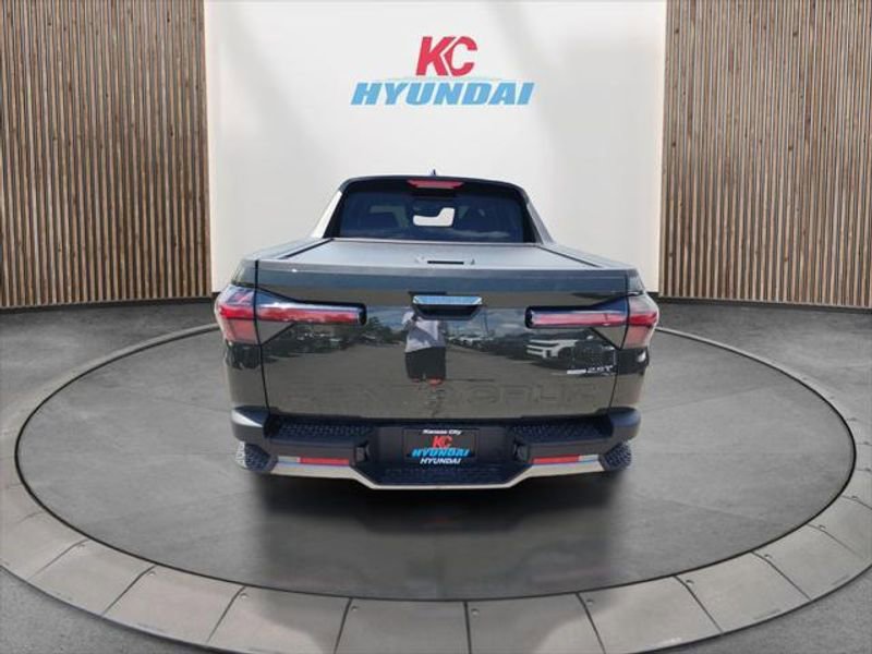 New 2025 Hyundai Santa Cruz Limited image 8