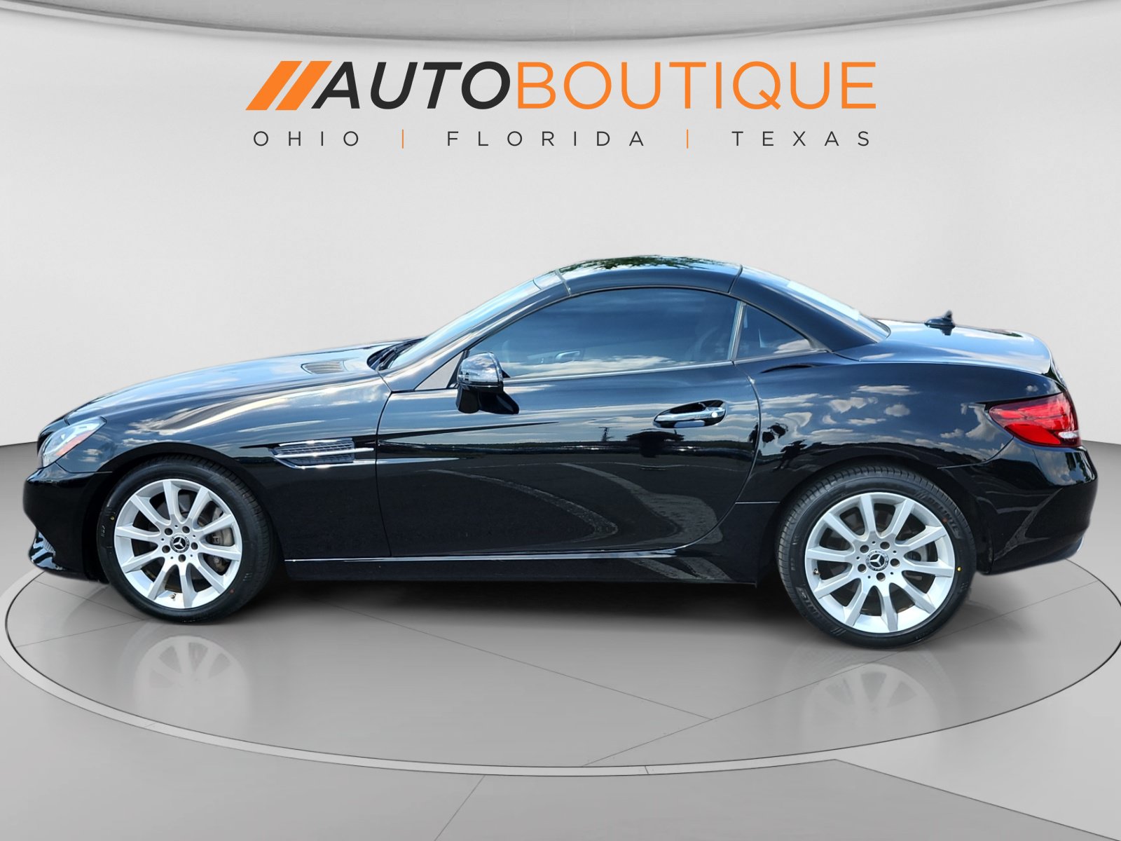 Used 2018 Mercedes-Benz SLC 300 image 2