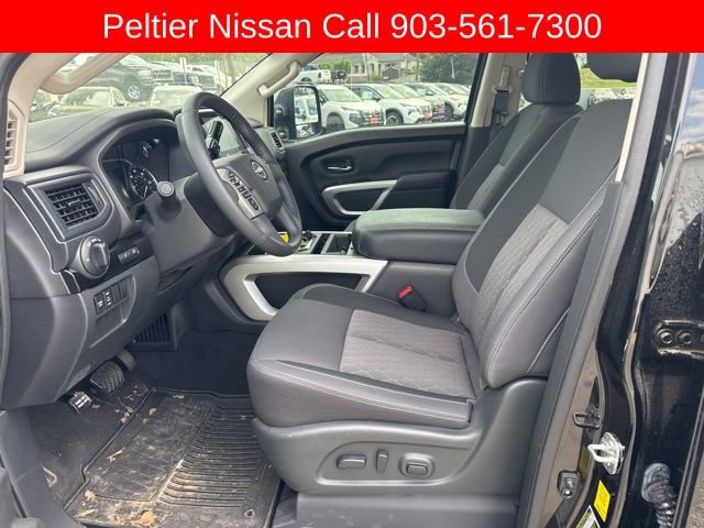 Used 2024 Nissan Titan SV w/ SV Convenience Package image 10