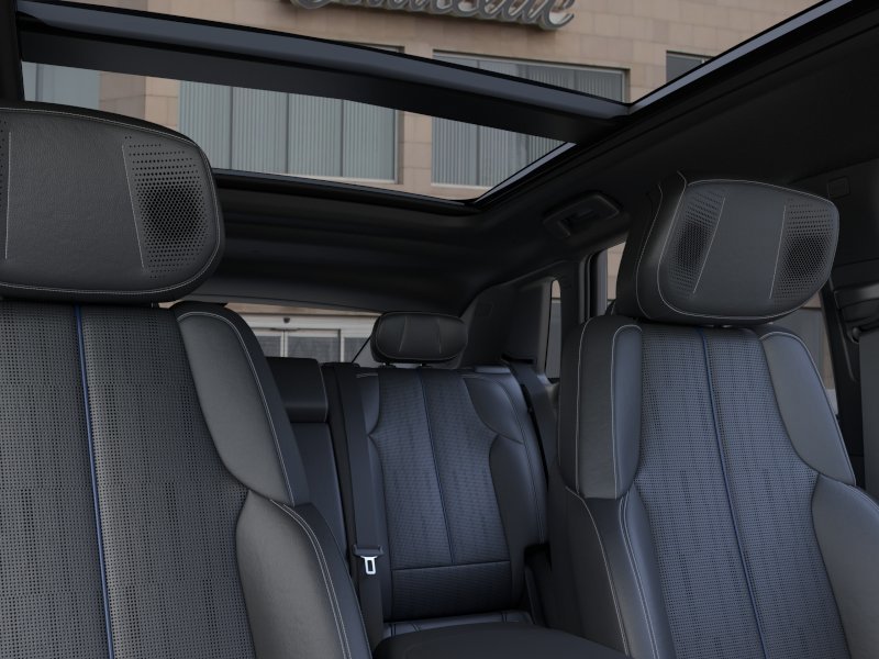 New 2026 Cadillac Lyriq Signature Sport AWD/4WD image 24