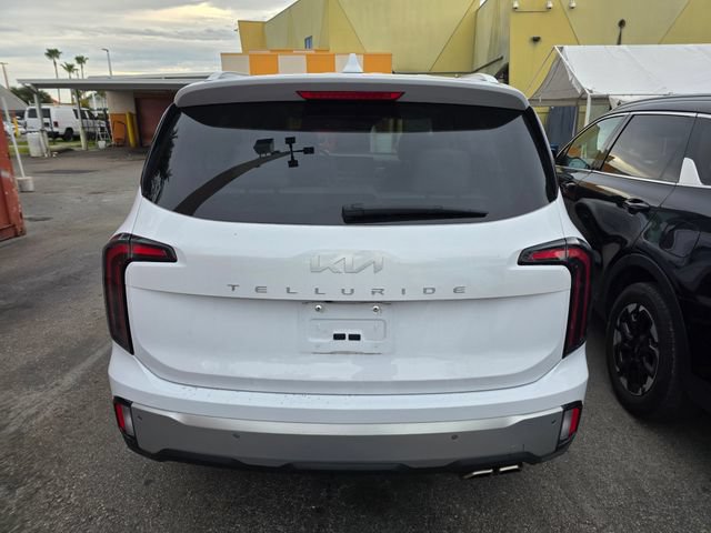 Certified 2024 Kia Telluride EX w/ EX Captain's Chair Package FWD image 8