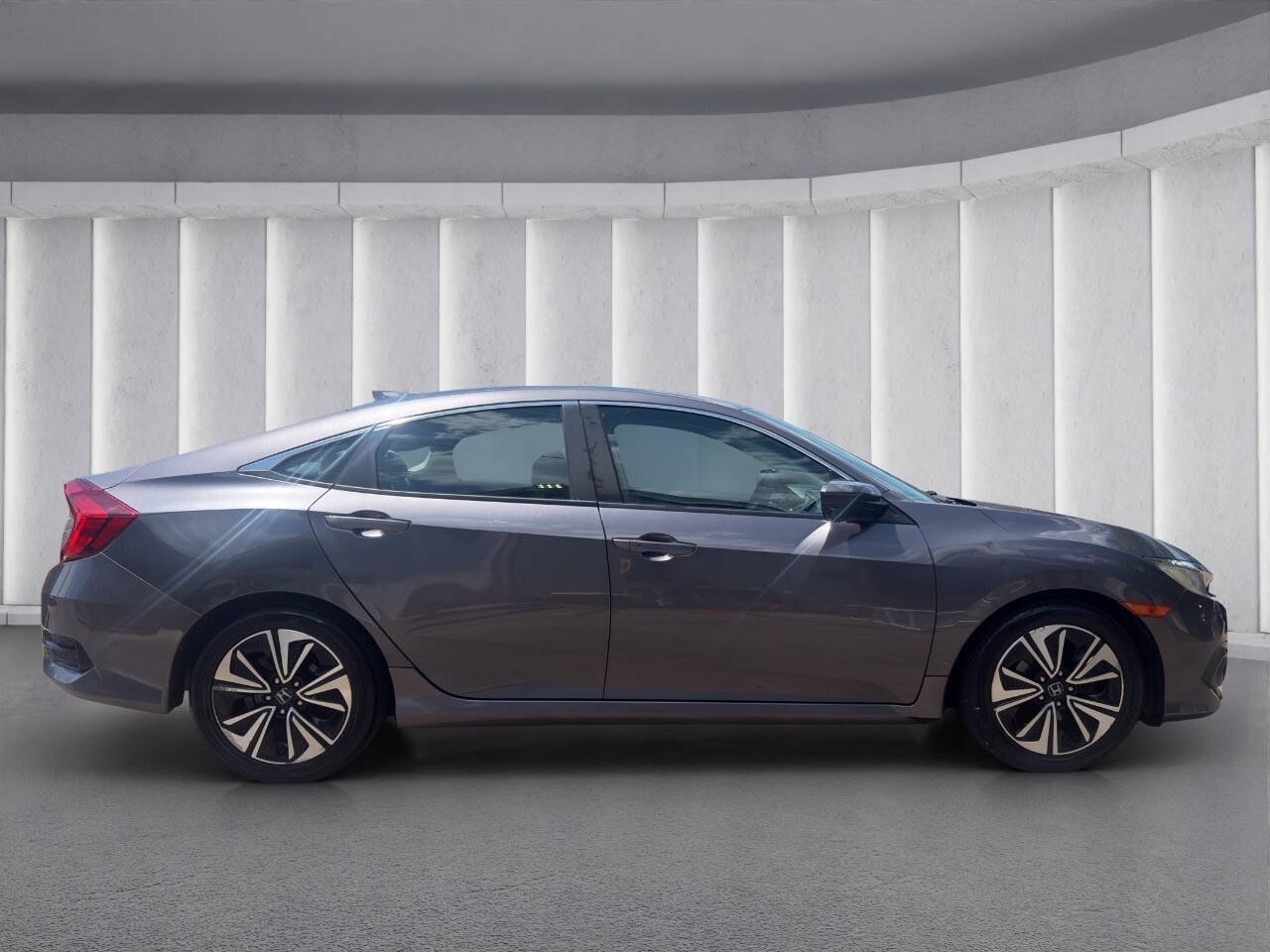Used 2016 Honda Civic EX-T image 6