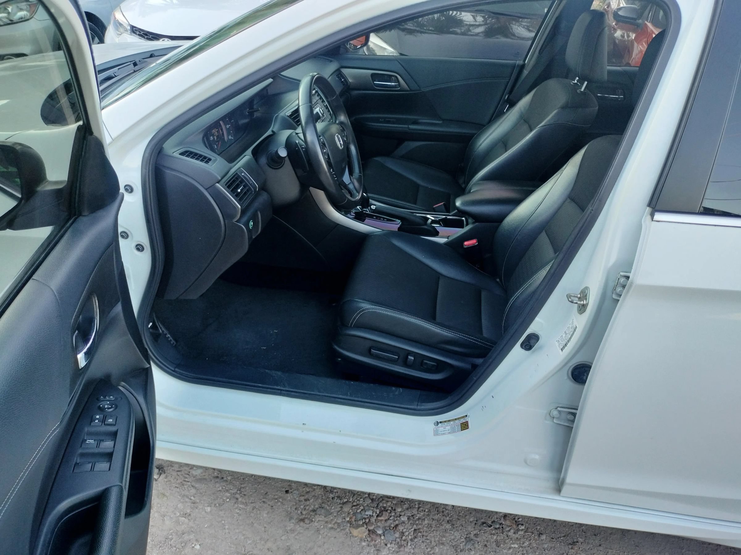 Used 2017 Honda Accord Sport image 9
