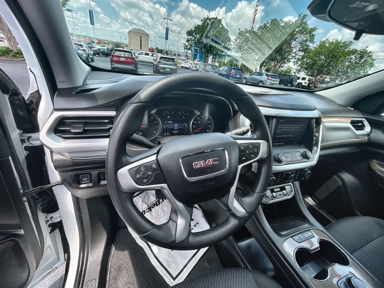 Used 2023 GMC Acadia SLE FWD image 10