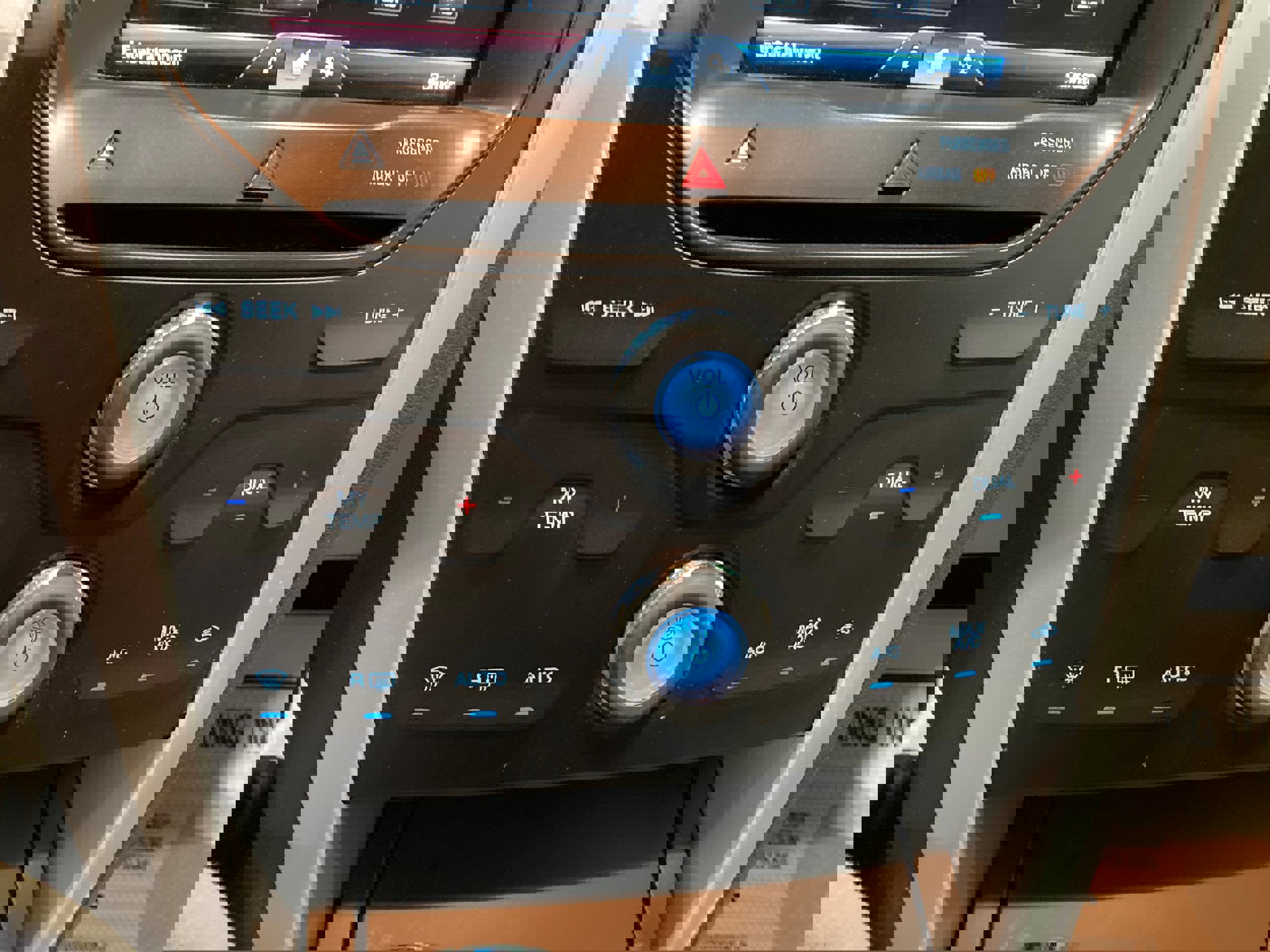 Used 2015 Ford Explorer XLT w/ Equipment Group 202B image 29