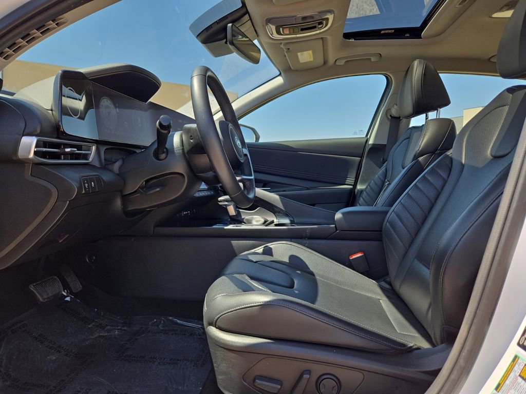 Used 2025 Hyundai Elantra Limited FWD image 22
