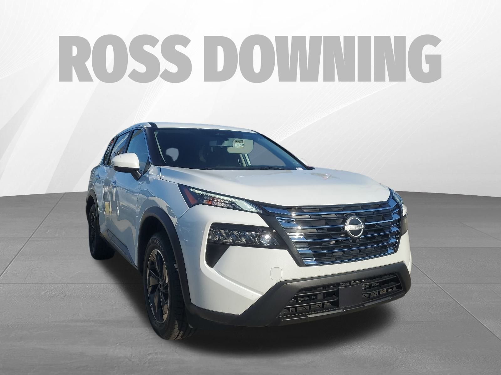 Used 2024 Nissan Rogue SV image 3