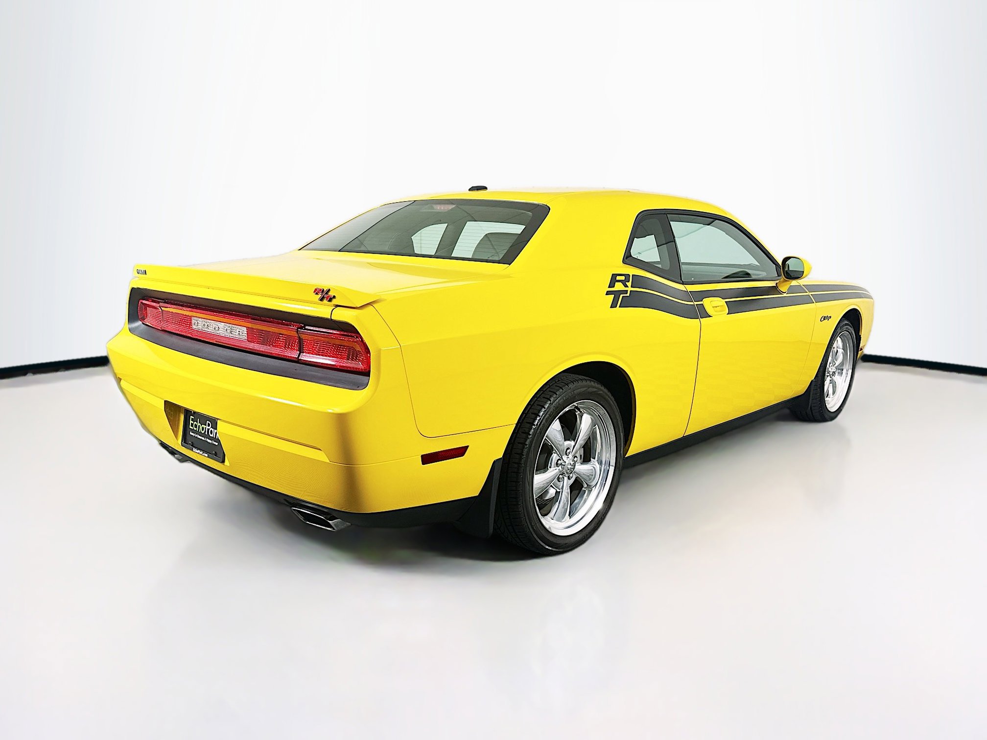 Used 2010 Dodge Challenger R/T RWD image 9