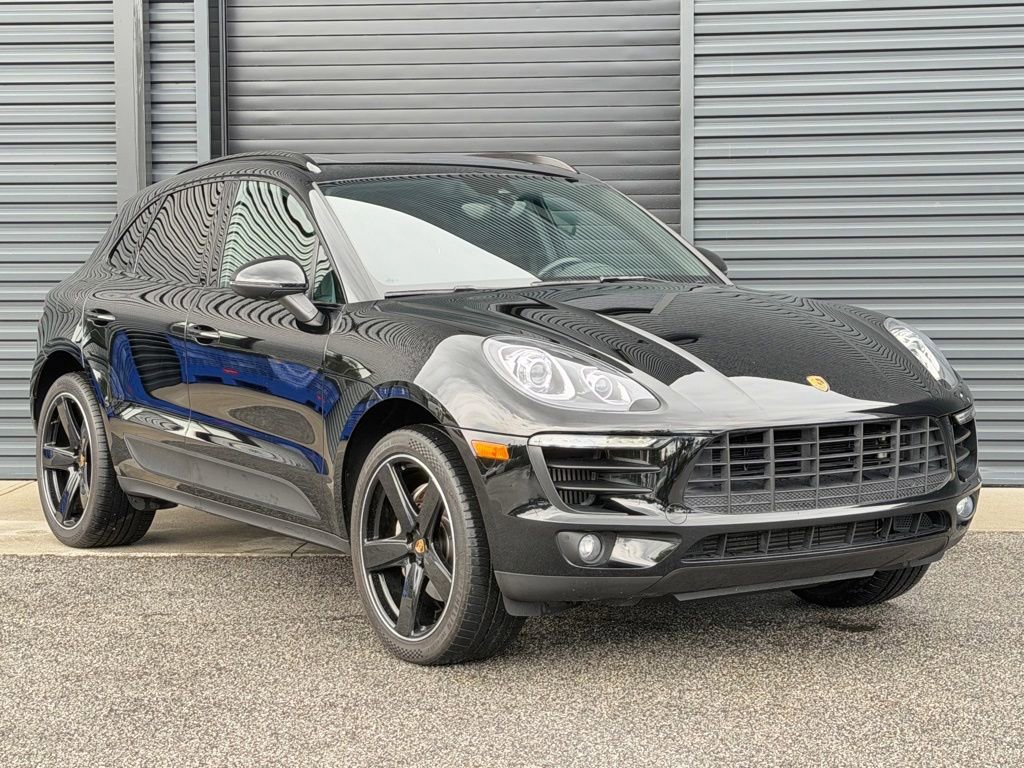 Certified 2018 Porsche Macan S AWD/4WD image 24