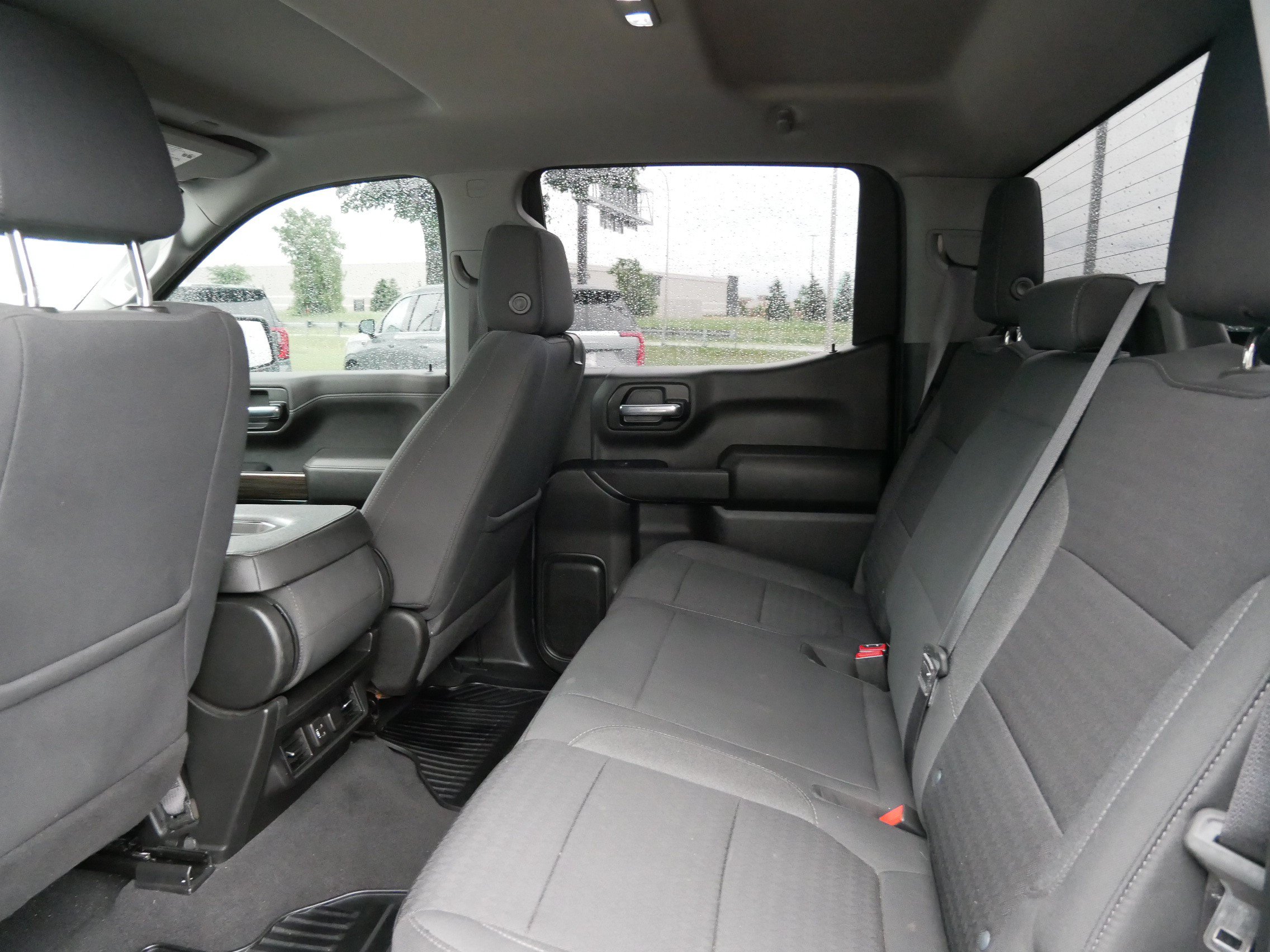 Used 2022 Chevrolet Silverado 1500 LT AWD/4WD image 10