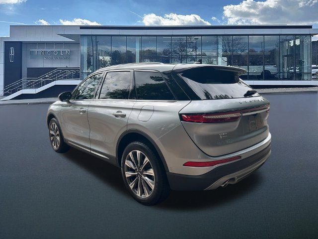 Used 2022 Lincoln Corsair Reserve w/ Equipment Group 201A FWD image 6