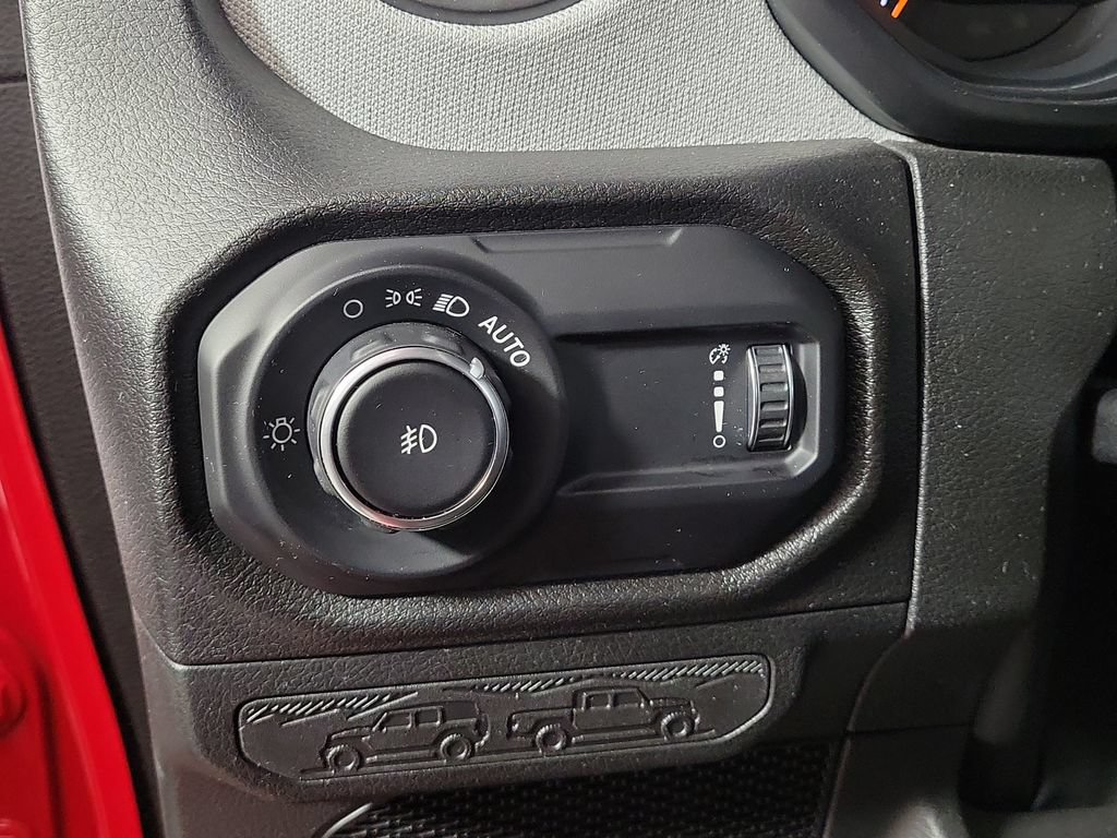 Used 2025 Jeep Wrangler Unlimited Sport AWD/4WD image 13