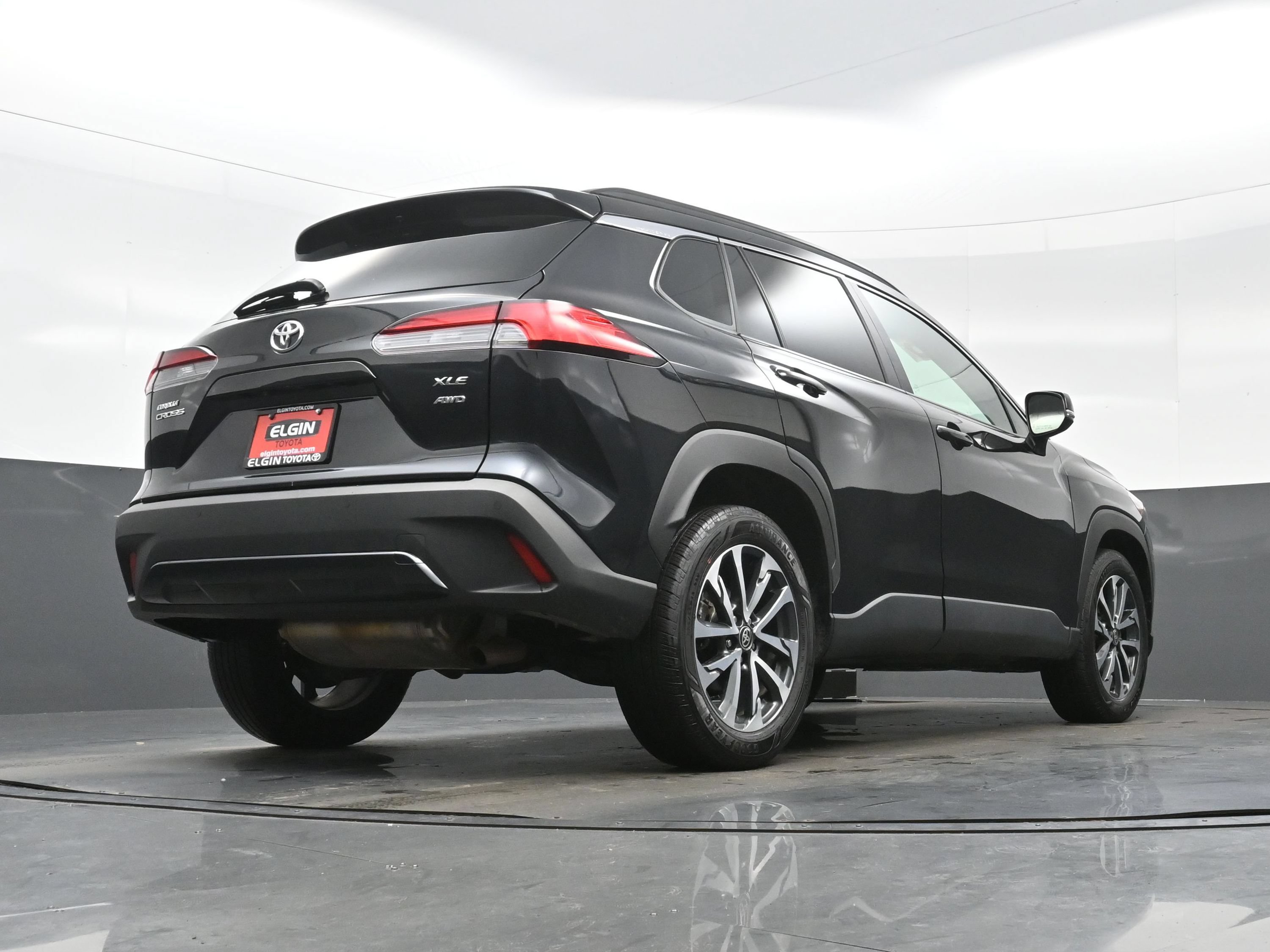 Used 2025 Toyota Corolla Cross XLE AWD/4WD image 31