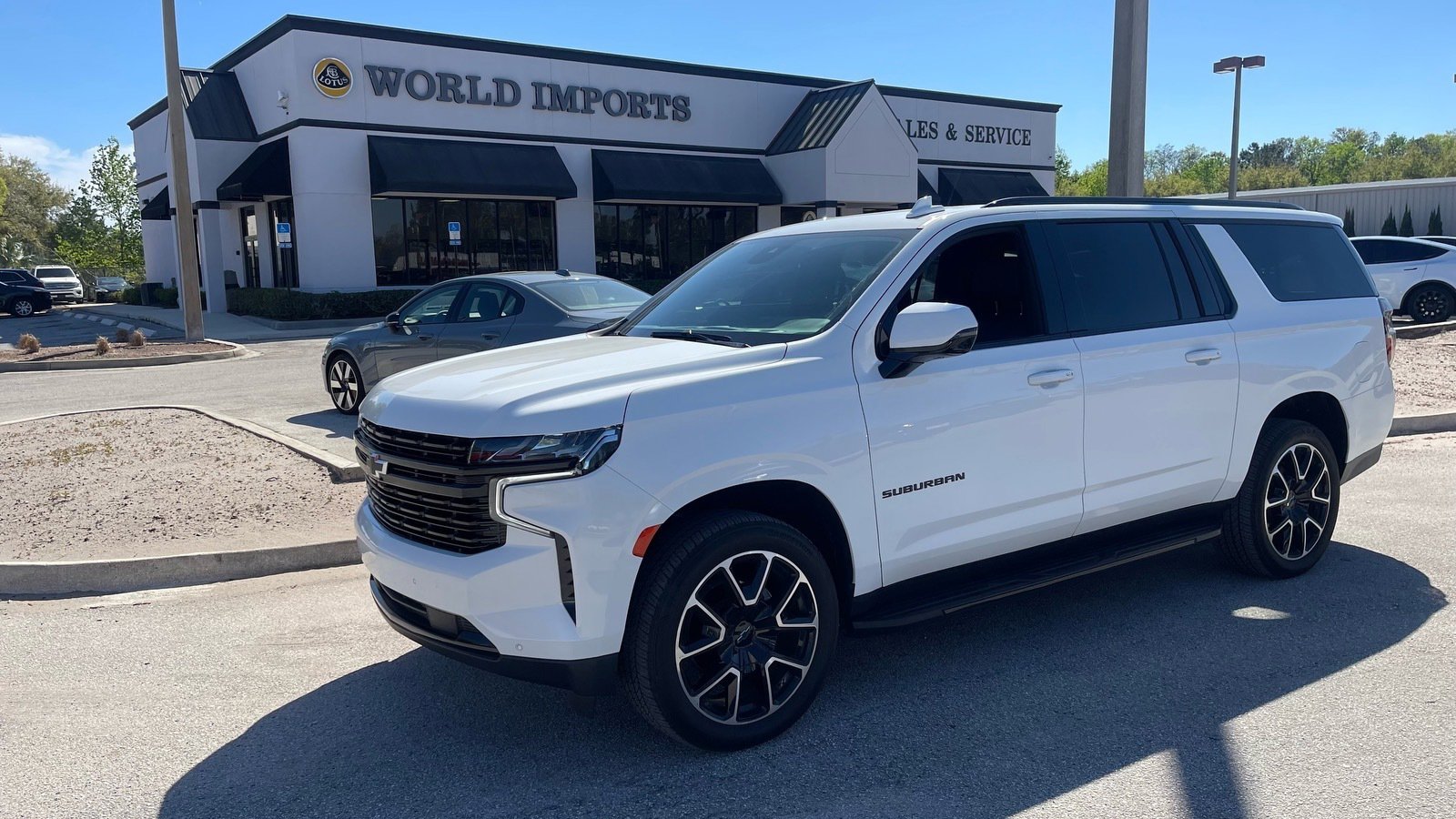 Used 2024 Chevrolet Suburban RST w/ Luxury Package image 54
