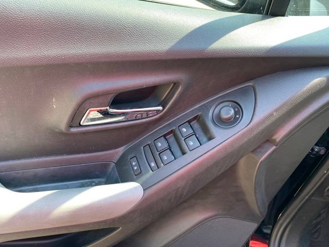 Used 2020 Chevrolet Trax LS FWD image 17