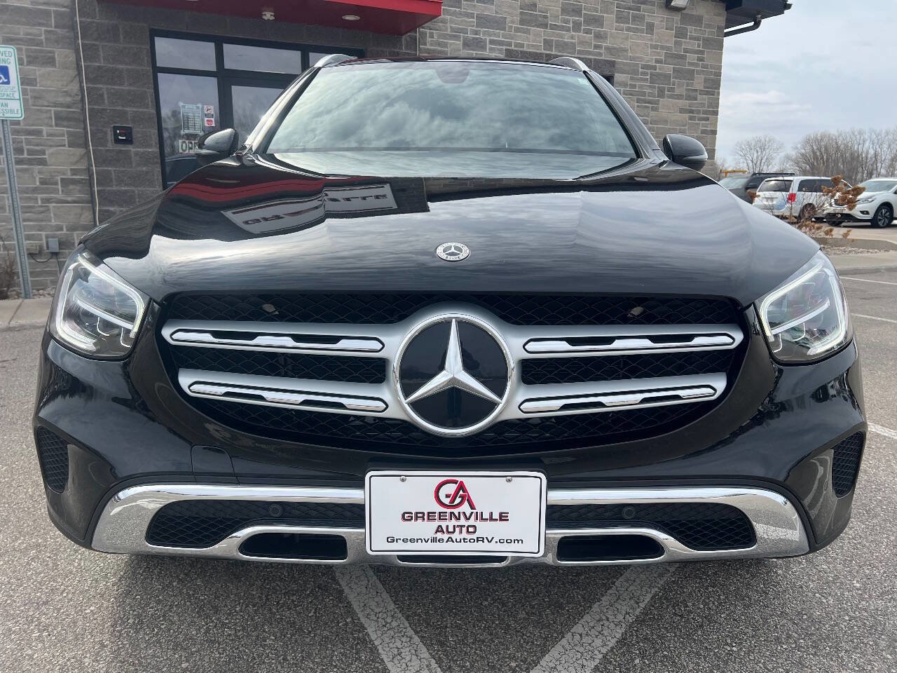 Used 2021 Mercedes-Benz GLC 300 4MATIC image 2