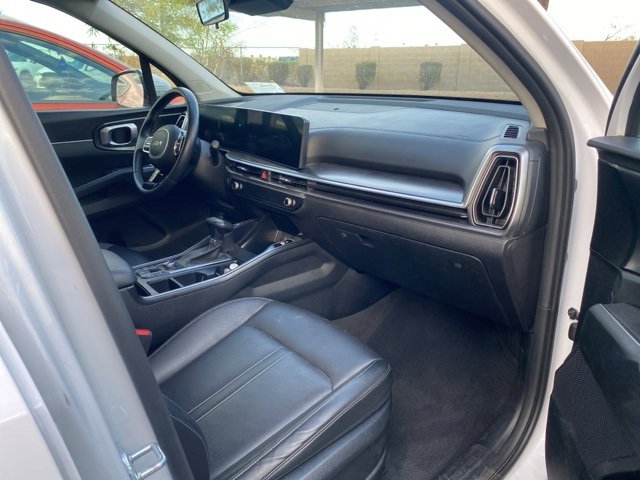 Used 2024 Kia Sorento S image 5