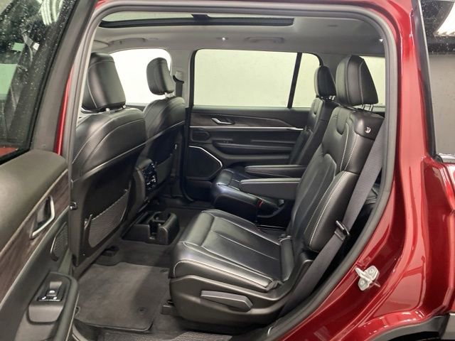 Used 2022 Jeep Grand Cherokee L Limited w/ Black Appearance Package AWD/4WD image 24