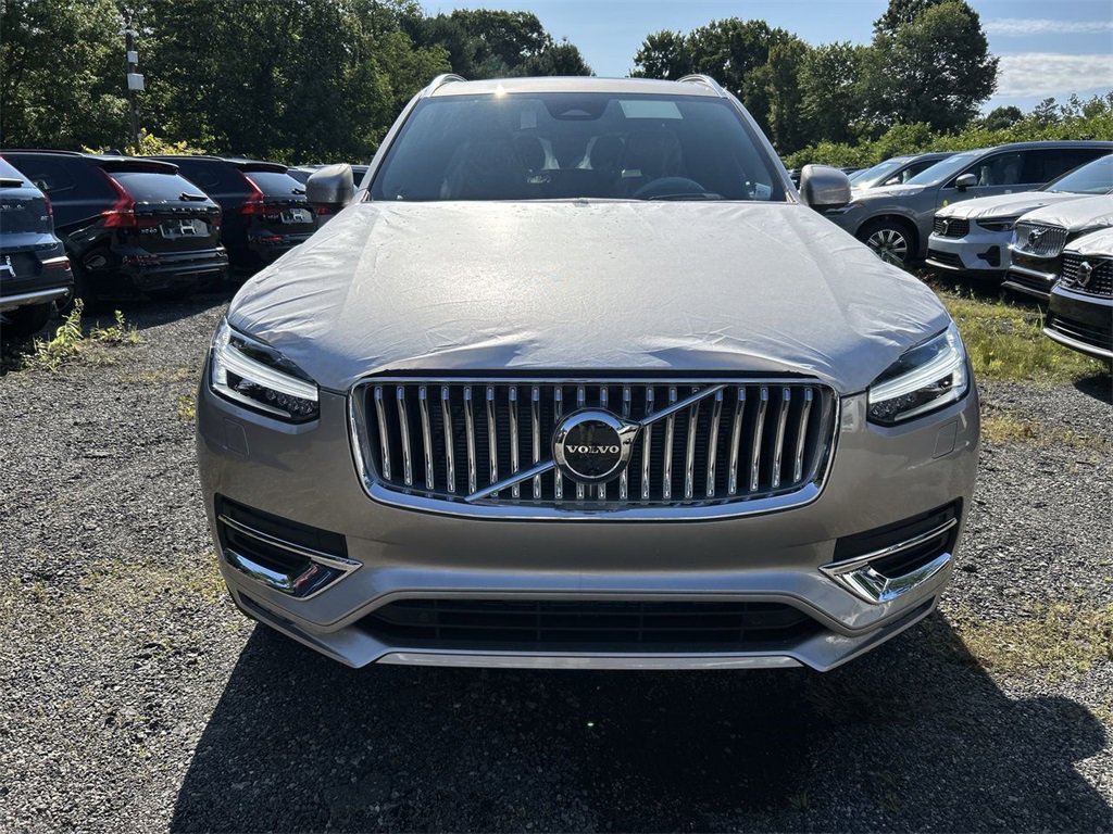 New 2025 Volvo XC90 B6 Plus image 3