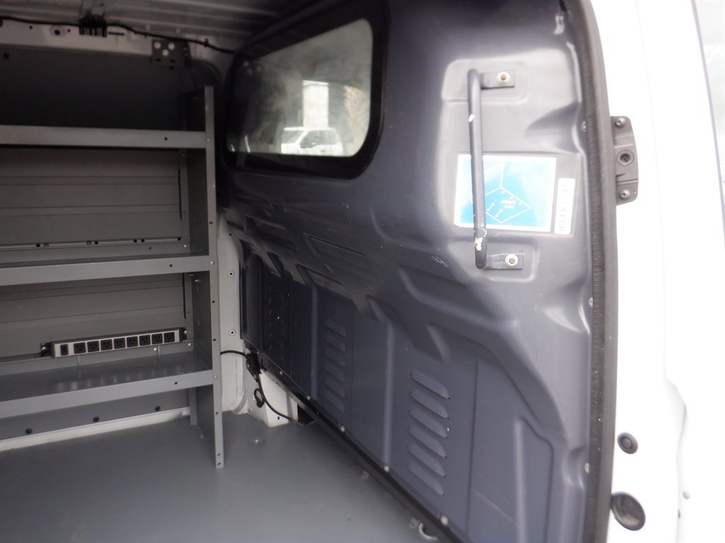 Used 2023 Mercedes-Benz Metris image 13