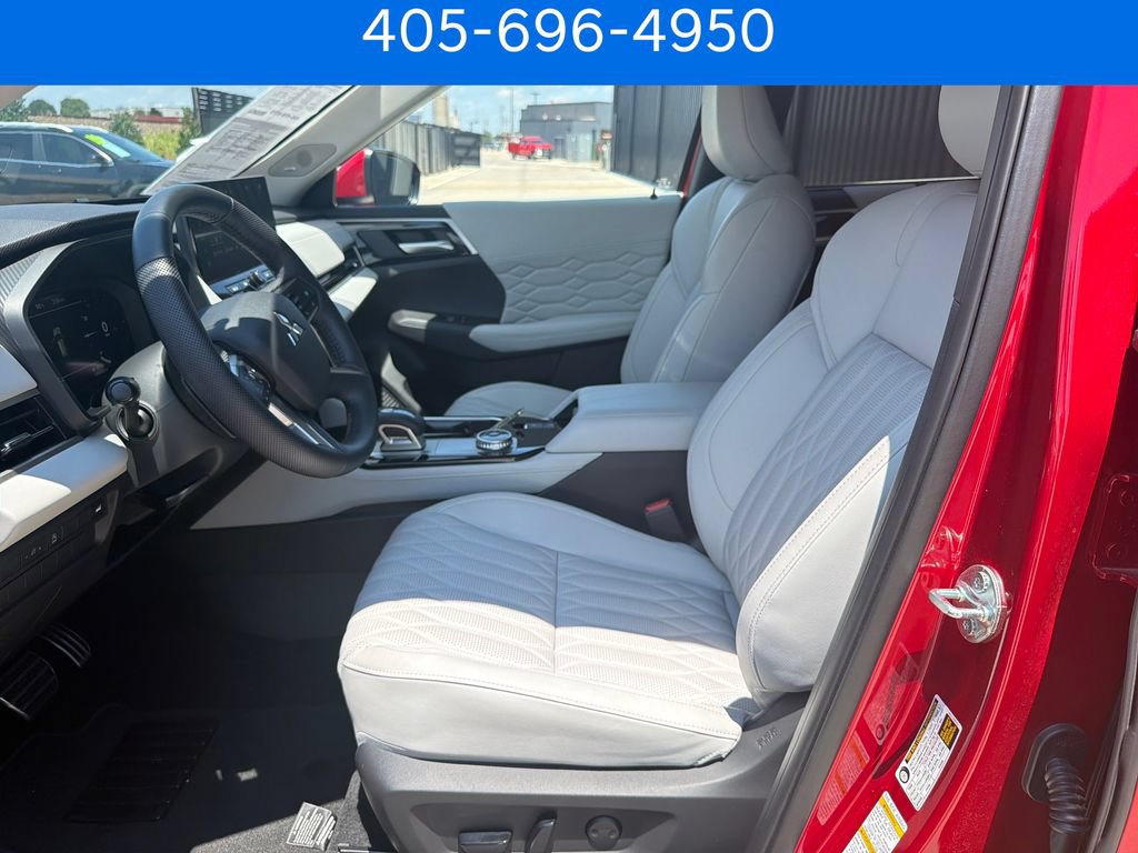 Used 2026 Mitsubishi Outlander SEL FWD image 11