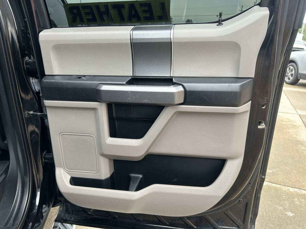 Used 2019 Ford F150 XLT w/ Equipment Group 302A Luxury AWD/4WD image 15